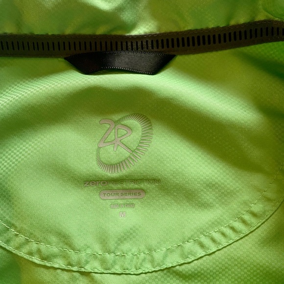 Men’s Medium Light Zero Restriction Jacket - Picture 2 of 4